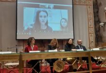 Giusy Versace porta studenti in Senato, ragazzi fanno rumore per Giulia