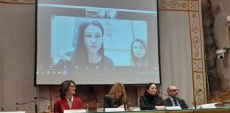 Giusy Versace porta studenti in Senato, ragazzi fanno rumore per Giulia