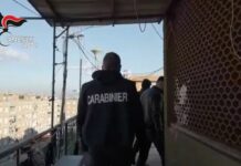 Camorra, blitz nella piazza di spaccio di Brusciano. 35 in carcere