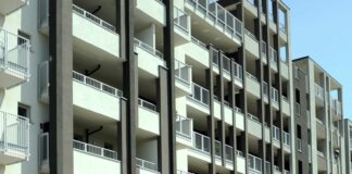 Mercato immobiliare, frenano le compravendite