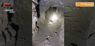 Banda del buco a Napoli, scavi nel sottosuolo per derubare negozi