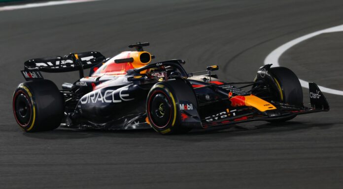 Verstappen in pole ad Abu Dhabi davanti a Leclerc
