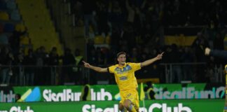 Monterisi nel recupero, il Frosinone batte 2-1 il Genoa