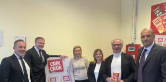 Agroalimentare, Lollobrigida visita lo stabilimento Crik Crok a Pomezia