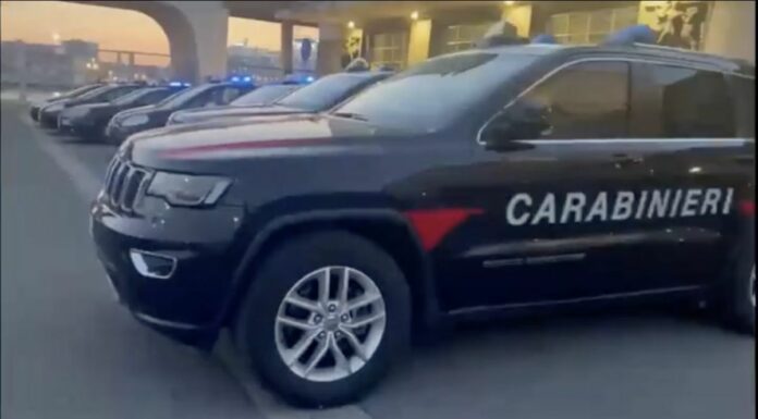 16 misure per associazione mafiosa, estorsioni e droga a Napoli