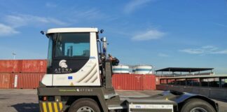 Presentato primo trattore portuale a idrogeno per movimento merci