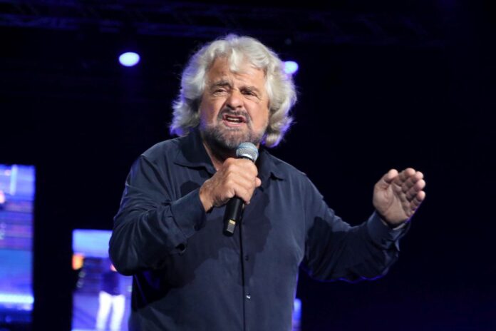 Napoli festa Italia 5 stelle per i 10 anni del Movimento 5 stelle.