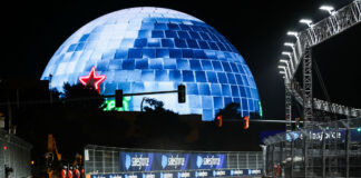 Tombino danneggia la Ferrari di Sainz, FP1 GP Usa sospese