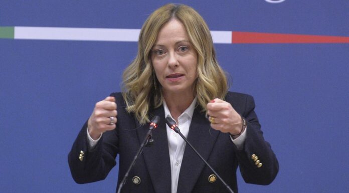Meloni “Italia sta facendo la sua parte nella decarbonizzazione”