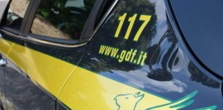 Sbarca con 30 chili di hashish in auto, corriere arrestato a Messina