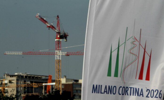 MILANO CORTINA 2026 BANDIERE E SIMBOLO OLIMPIADI INVERNAL