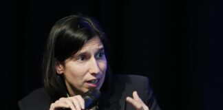 Salario minimo, alla Camera passa il nuovo testo. Schlein “Giorno triste”