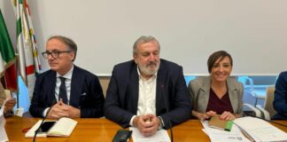 Emiliano “Con il Reddito di dignità in Puglia suppliamo a funerale Rdc”