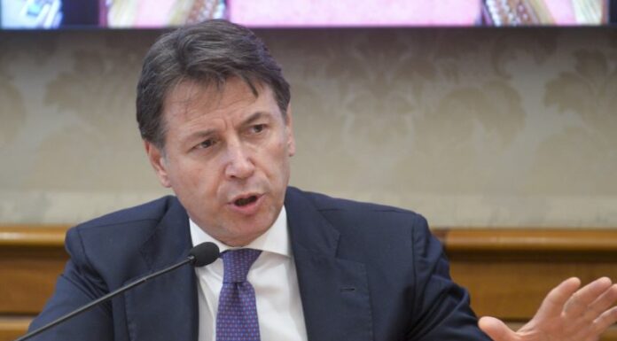 Conte “Meloni salvaguardi onore e prestigio delle Istituzioni”
