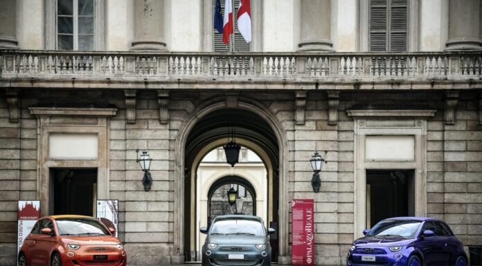 Asta da 1,2 milioni di dollari per tre Fiat 500 griffate