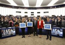 Ue, il Premio Sacharov 2023 a Mahsa Amini e alle manifestanti iraniane