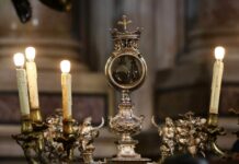 A Napoli si ripete miracolo liquefazione del sangue di San Gennaro