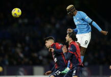 Osimhen e Kvara trascinano il Napoli, 2-1 al Cagliari