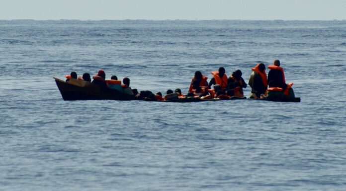 Immigrazione, naufragio barcone in Libia, si temono oltre 60 morti