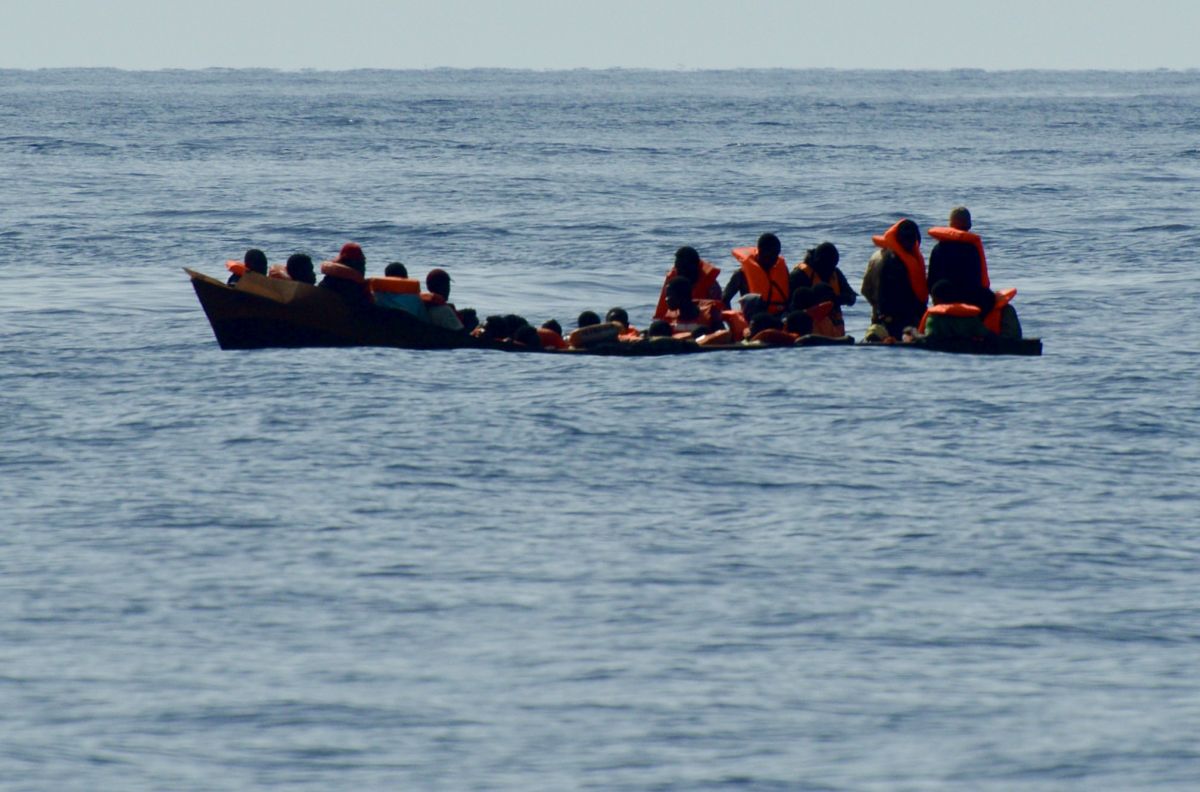 Immigrazione, naufragio barcone in Libia, si temono oltre 60 morti