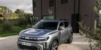 Nuovo Dacia Duster con tecnologia ibrida