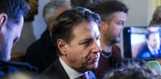 Manovra, Conte “Non c’è una misura per le imprese”