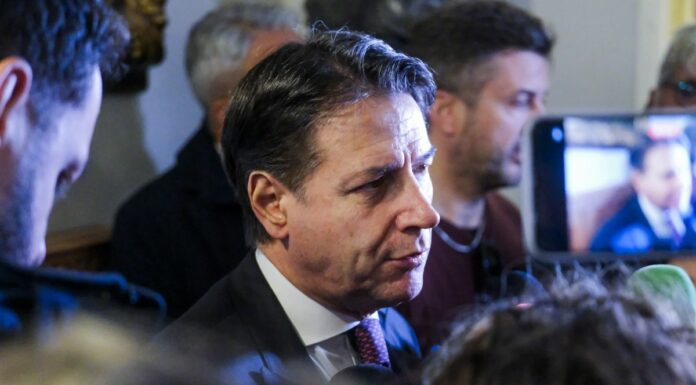 Manovra, Conte “Non c’è una misura per le imprese”