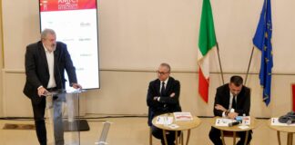 “Tutti all’opera” per sostenere il Petruzzelli di Bari