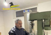 Made in Italy, sequestrati 8 mila litri di champagne, olio e alcol