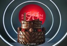 Una torta speciale per i 90 anni di Nissan