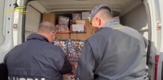 Roma, sequestrati 115.000 artifici pirotecnici illegali di 4 tonnellate