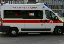 Scontro in galleria a Urbino tra un’ambulanza e un bus, 4 morti