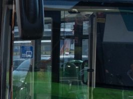 Avvocata accoltellata sul bus a Napoli, l’aggressore si è suicidato in ospedale