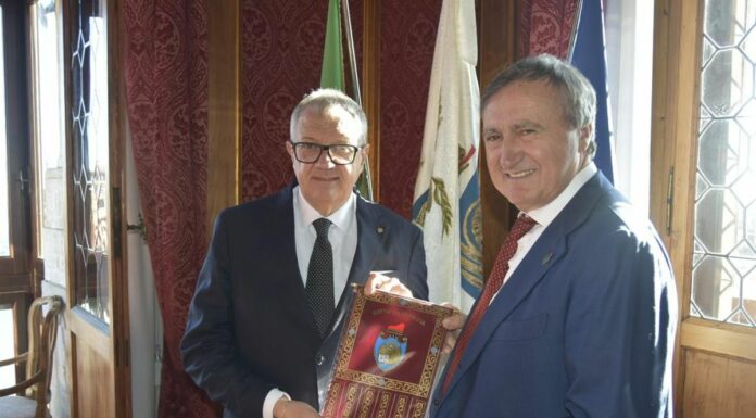 Il sindaco Brugnaro riceve il nuovo prefetto Pellos