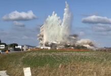 Abbattuto l’ecomostro di Torre Melissa costruito dalla ‘Ndrangheta