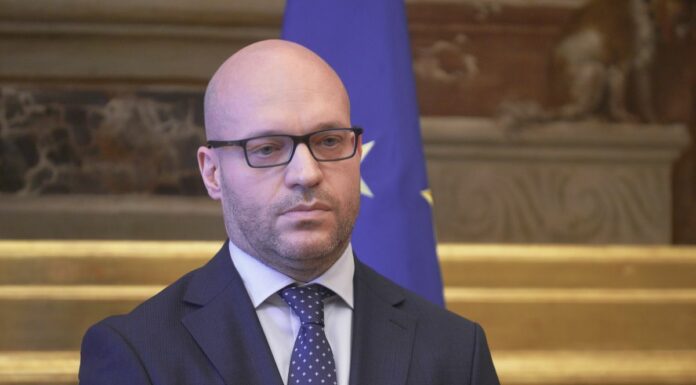 Fontana “La diplomazia è la strada per costruire una pace giusta”