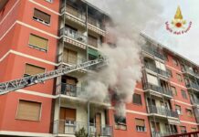 Settimo Torinese, appartamento in fiamme. Evacuati residenti piani alti