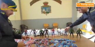 Sequestrati 75 mila giocattoli contraffatti a Napoli, una denuncia