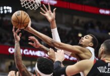 Prima tripla doppia per Wembanyama in Nba, Spurs vincono a Detroit