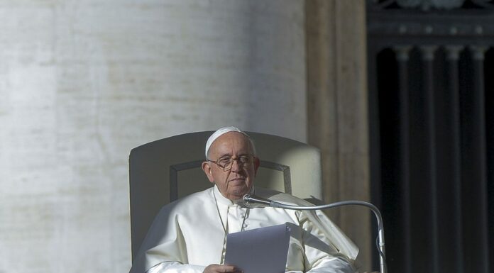 Papa “Le dimissioni una possibilità ma adesso vado avanti”