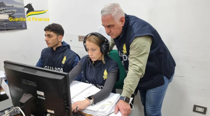 Napoli, 11 misure cautelari per corruzione pubblica amministrazione