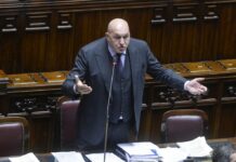 Medio Oriente, Crosetto “Europa salvaguardi le navi mercantili”