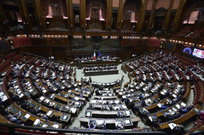 Camera dei Deputati Dichiarazioni di voto e voto sulla manovra economica legge di bilancio