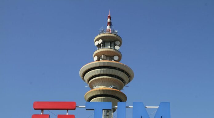 Tim, via libera del Governo alla cessione della rete a Kkr