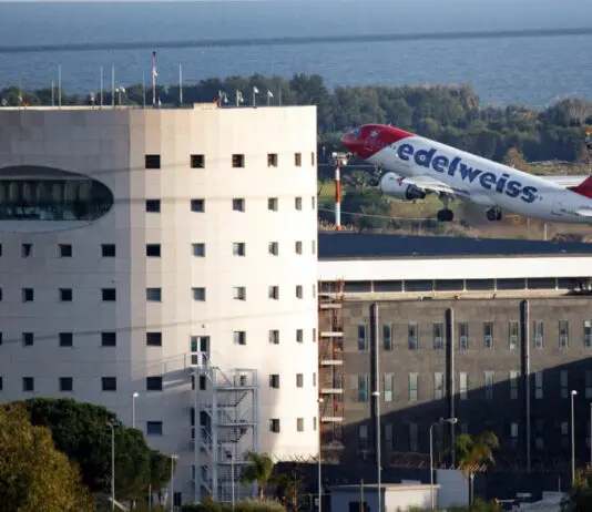 Etna, nuova nube di cenere: limitati gli arrivi all’aeroporto di Catania