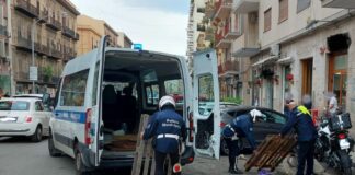 Controlli dei vigili urbani nel centro storico di Palermo, multe e sequestri