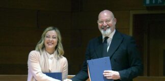Meloni e Bonaccini firmano accordo, 600 milioni per l’ambiente