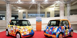 Le Fiat Topolino dedicate a Mickey Mouse colorano rampa nord Lingotto
