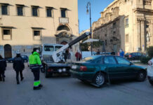 Blitz dei vigili urbani a piazza Kalsa e Porta dei Greci a Palermo