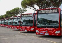 Roma, presentati nuovi bus ibridi che svolgeranno servizio in periferia
